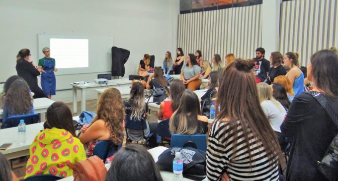 UCPEL : Curso de Moda realiza 1ª Semana Acadêmica