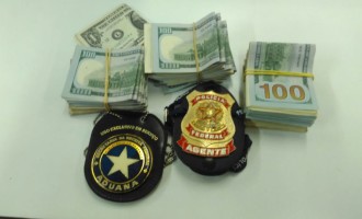 Dólares são apreendidos na Aduana do Chuí