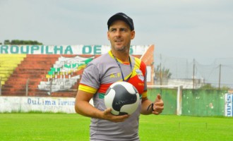 DE VOLTA PRA CASA : Antônio Freitas morou em nove países e o Farroupilha é a chance dele se tornar conhecido no futebol brasileiro