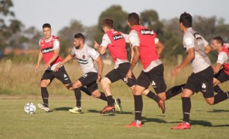 Clemer busca formação equilibrada para segundo jogo pela Série B