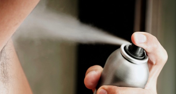 Os danos que um desodorante comum pode causar à saúde