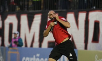 ARTILHEIRO INESPERADO : Éder Sciola marcou cinco gols em sete partidas do Brasileiro, chamando atenção de grandes clubes do país