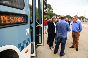 PREFEITA, vice e secretários estiveram no local