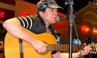 MÚSICA : Dos conjuntos de baile à produção fonográfica