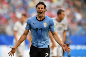 Cavani marca o terceiro gol da terceira vitória do Uruguai na Copa 2018