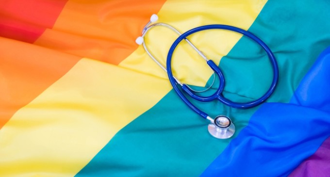 População LGBTI deve ter cuidados específicos durante atendimento médico