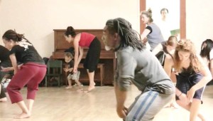 Proposta aproxima a cultura tradicional e a dança moderna e contemporânea 