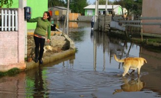 POLÍTICAS HABITACIONAIS : Câmara reúne moradores de áreas de risco