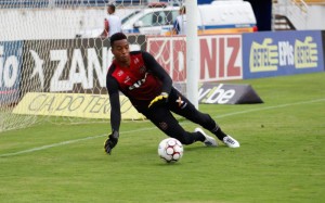 Carlos Eduardo deve receber nova chance diante do Boa Esporte: jogo fundamental para reação do Brasil