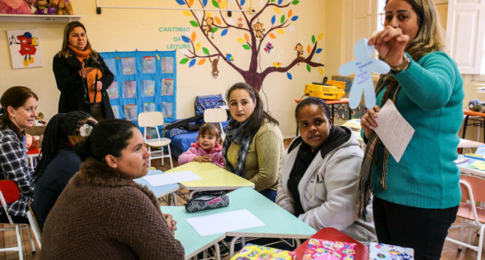 Método trabalha a disciplina positiva para educar crianças