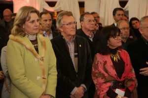 PREFEITA Paula Mascarenhas, o vice-prefeito Idemar Barz e Carolina Luiza Peró Osório, presidente da Associação Rural de Pelotas