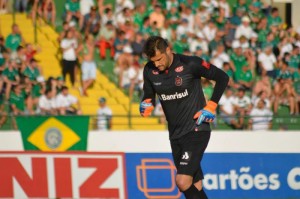 Marcelo Pitol é mais do que nunca a esperança do Brasil no jogo diante do Figueirense em Florianópolis Foto: Foto Letícia Martins 