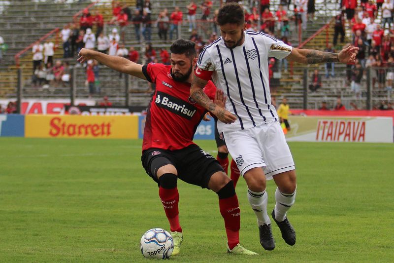 Lourency ganha vaga no time, depois de boa atuação em Campinas