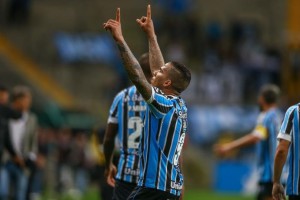 Jael é protagonista na vitória do Grêmio diante do Flamengo: perdeu pênalti, marcou gol e deu assistência Foto: Lucas Uebel/Grêmio/Divulgação 