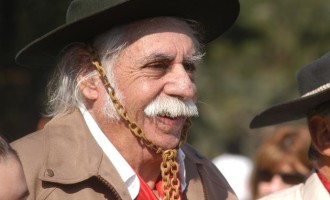 CULTURA : Morre aos 91 anos o tradicionalista Paixão Côrtes