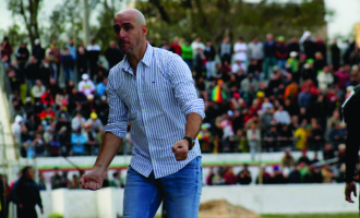 FIM DO CICLO TONINHO : Treinador deixa comando da equipe, após nove meses de trabalho