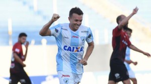 Dagoberto marcou de novo: são 11 gols em 10 partidas pelo Londrina