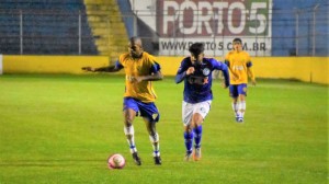 Jarro foi formado no futebol uruguaio: aprendeu a enfrentar os adversários sem se assustar com os marcadores desleais Foto: Tiago Winter/ECP 
