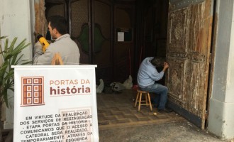 CATEDRAL : Começa restauro das portas