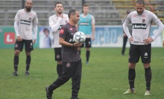 RZ VALORIZA PONTOS POSITIVOS : Treinador adota postura de enaltecer virtudes do Brasil para melhorar a confiança do grupo