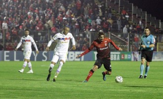 SEIS DERROTAS  : Como é difícil ganhar em casa