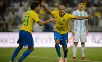 SUPERCLÁSSICO : Miranda salva no fim do jogo