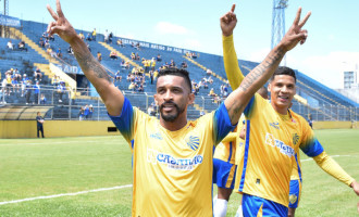 MATA-MATA : Lobo chega fortalecido