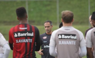 ABRIL DE SÉRIE B : Aos olhares de Rogério, quem sai, quem fica e quem vem