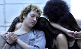 Espetáculo “Quando você me toca” acontece neste final de semana