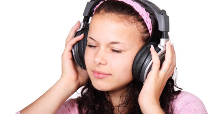 Zumbido em adolescentes pode ser sintoma de perda auditiva