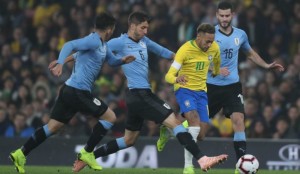 Neymar vai enfrentar desta vez a defesa de Camarões: mais um teste da seleção para Copa América