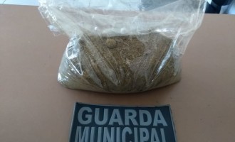 Casal é preso com quase 1Kg de maconha no Laranjal