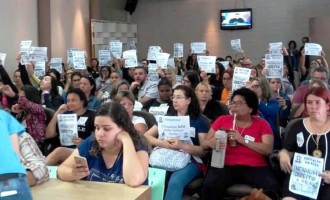 SERVIDORES DA EDUCAÇÃO : Câmara rejeita projeto de Paula