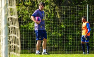 Gavilán ganha mais tempo para prepara time do Pelotas