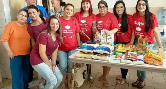 NATAL NO ASILO : Nunca é tarde para doar amor