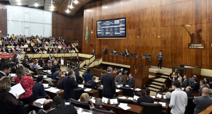 Assembleia aprova projeto que altera estrutura administrativa do Estado