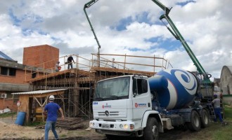 Secretário de Obras vistoria construção do módulo escolar do Case Pelotas