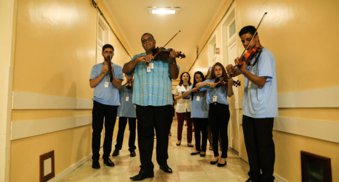 FESTIVAL DE MÚSICA : Orquestra de Minas Gerais leva música e alegria à Beneficência Portuguesa