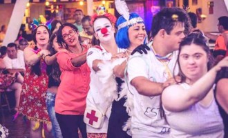 BAILE DA APADPEL  : Concurso para casais com Down