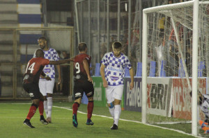 Michel comemora o 3º gol no jogo e seu 3º no Gauchão. Ele e Branquinho são os artilheiros xavantes.