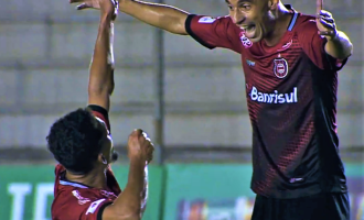 Brasil faz segundo tempo memorável e vira sobre o São José em Porto Alegre