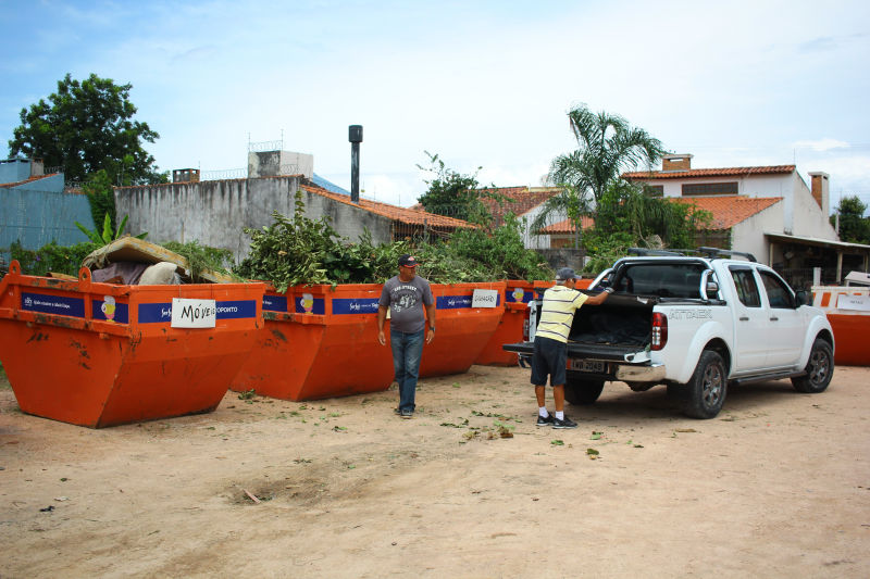 Em 13 meses, mais de três mil coletoras foram preenchidas com restos de podas, entulhos e recicláveis