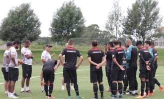 GAUCHÃO : Na capital, jogo contra a crise