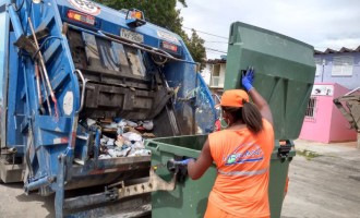 ORGULHO E BOM HUMOR : A rotina das mulheres na coleta de resíduos