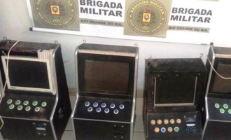 Brigada apreende máquinas de jogos de azar