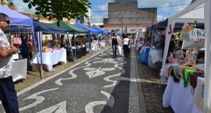 HOJE :  Largo do Mercado tem feira com inspiração na Páscoa