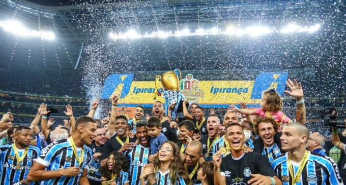 BICAMPEÃO!  Nos pênaltis, Grêmio leva o título
