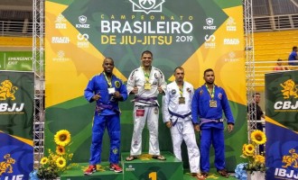 MARCIAIS : Pelotense fatura título inédito no Jiu-Jitsu
