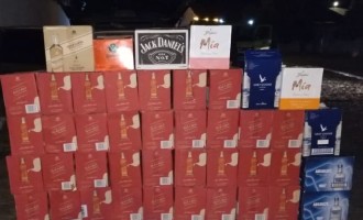 MORRO REDONDO : Brigada Militar flagra contrabando de caixas com uísque e vodka