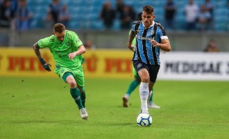 Vizeu comanda reação do Grêmio